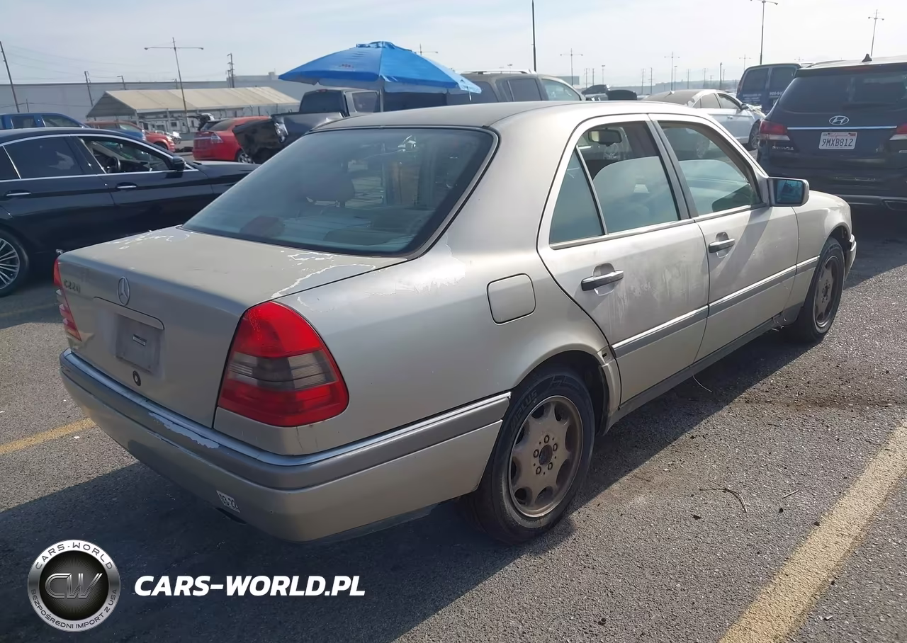 1996 Mercedes-Benz C 220 VIN:WDBHA22E9TF452338 - 4