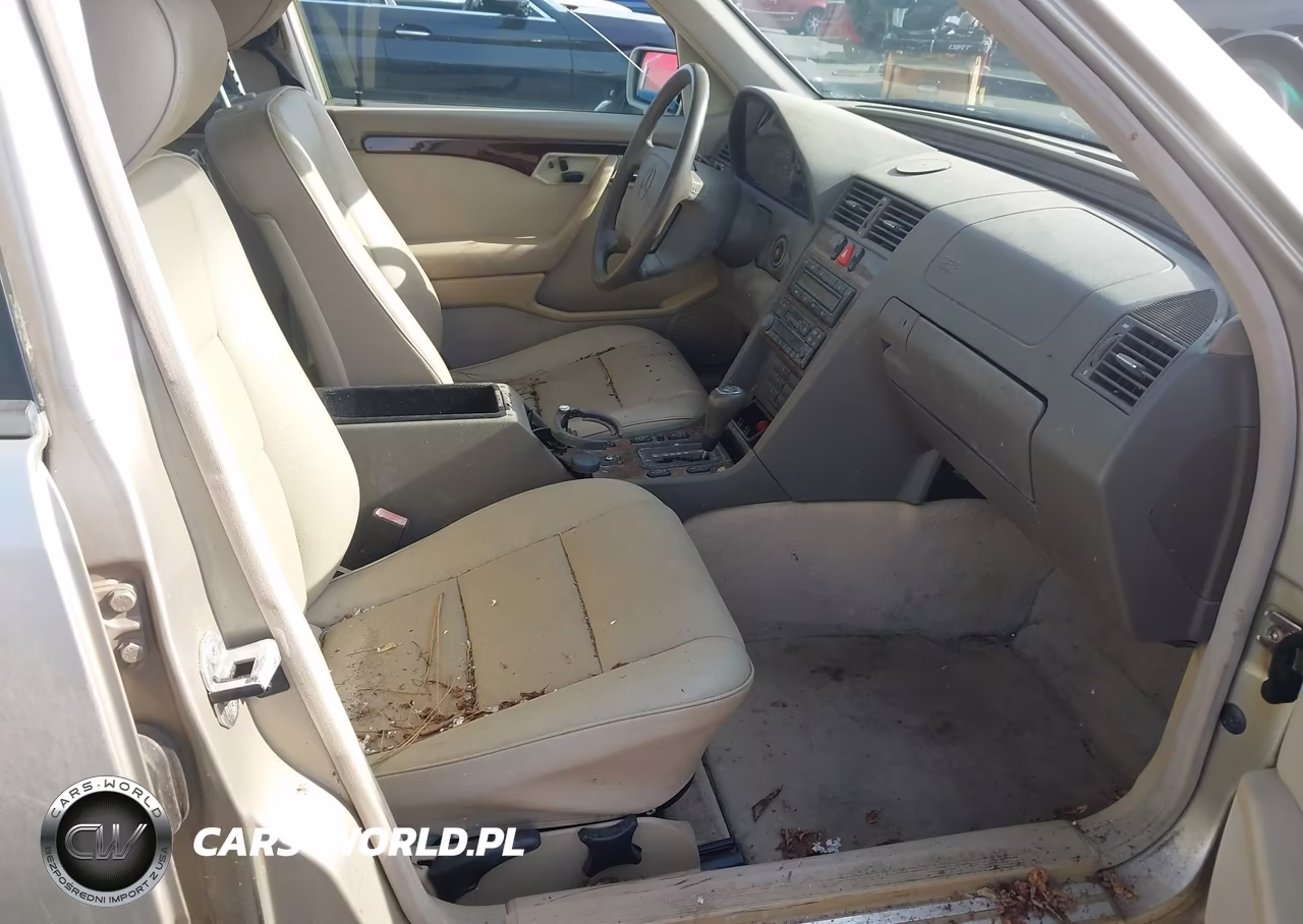1996 Mercedes-Benz C 220 VIN:WDBHA22E9TF452338 - 5