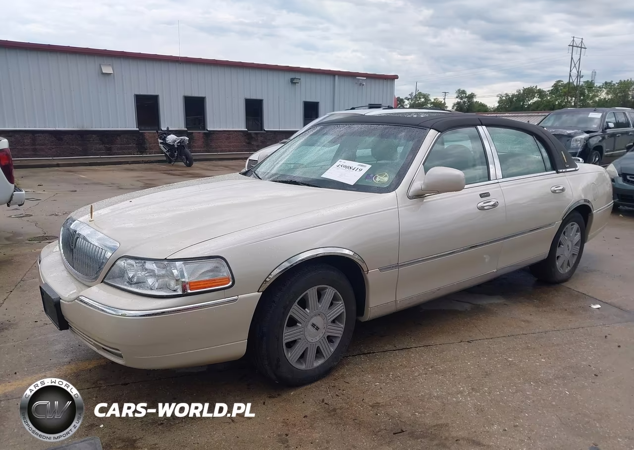 2003 Lincoln Town Car Cartier VIN:1LNHM83W23Y693158 - 2