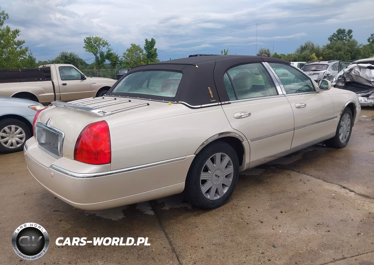 2003 Lincoln Town Car Cartier VIN:1LNHM83W23Y693158 - 3