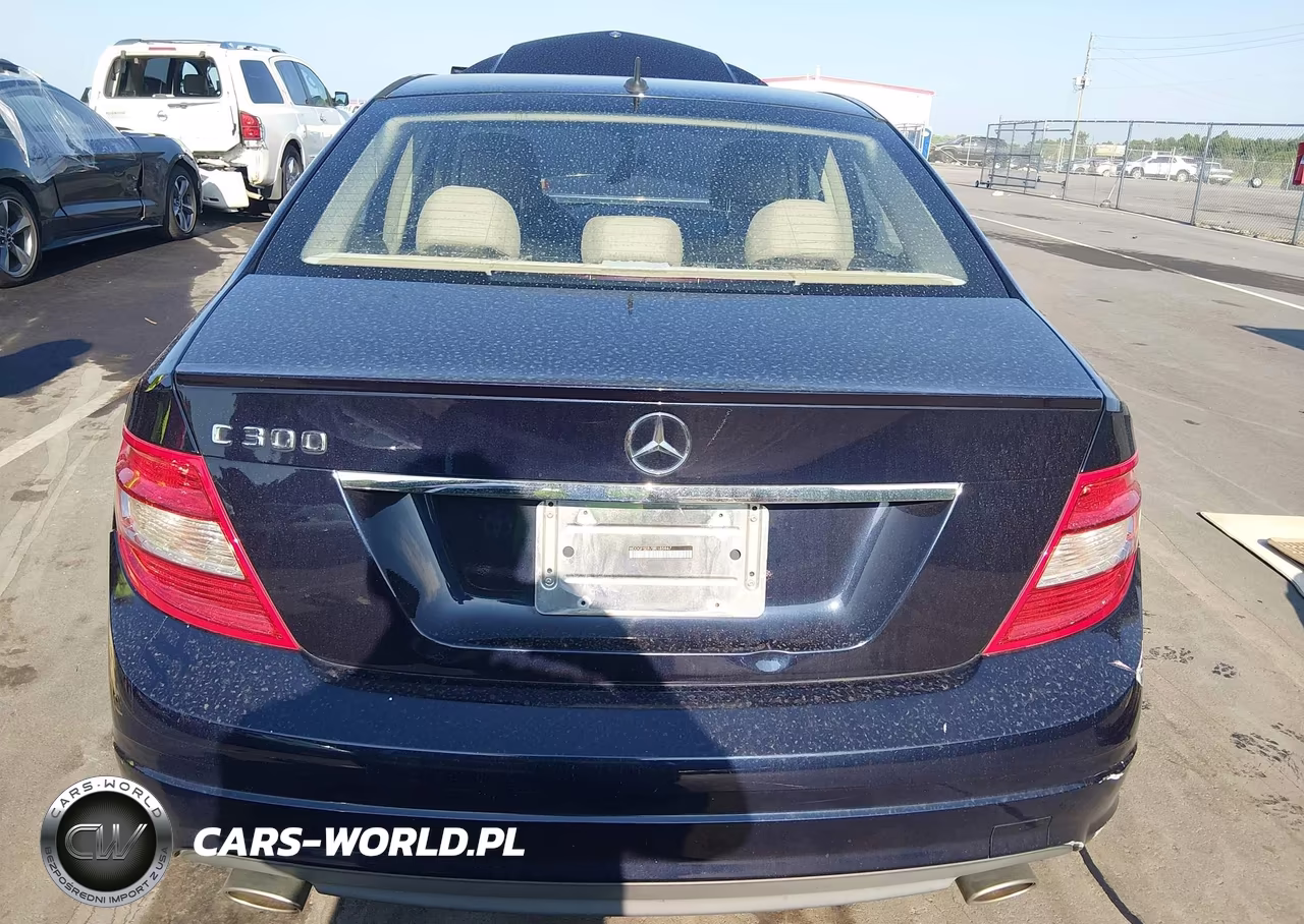 2011 Mercedes-Benz C 300 Sport VIN:WDDGF5EB7BR185947 - 17