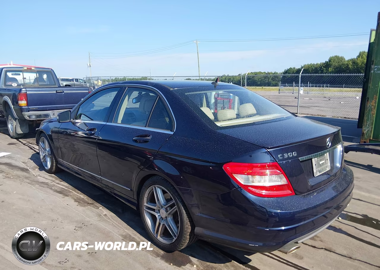 2011 Mercedes-Benz C 300 Sport VIN:WDDGF5EB7BR185947 - 3
