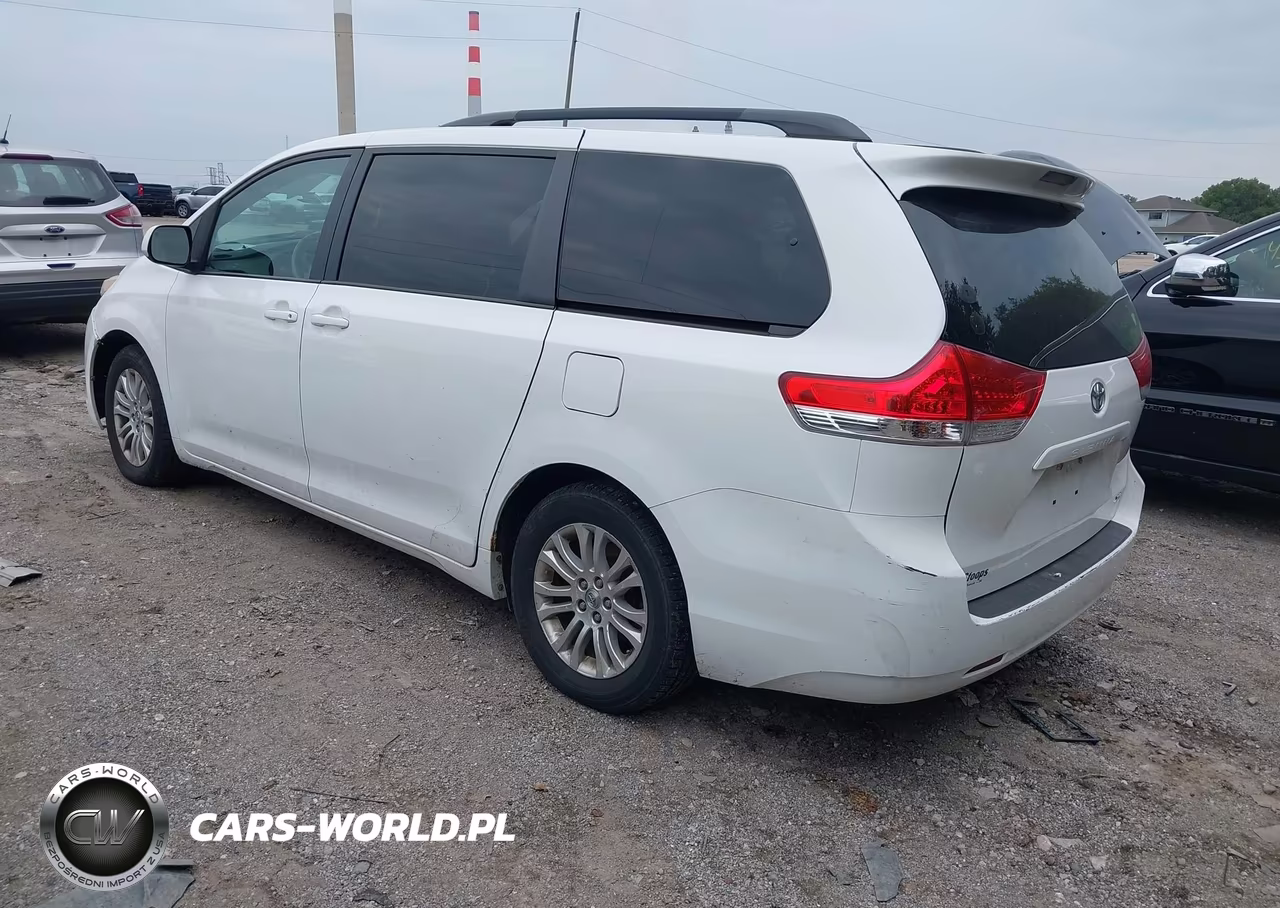 2013 Toyota Sienna Xle V6 8 Passenger VIN:5TDYK3DCXDS397884 - 3