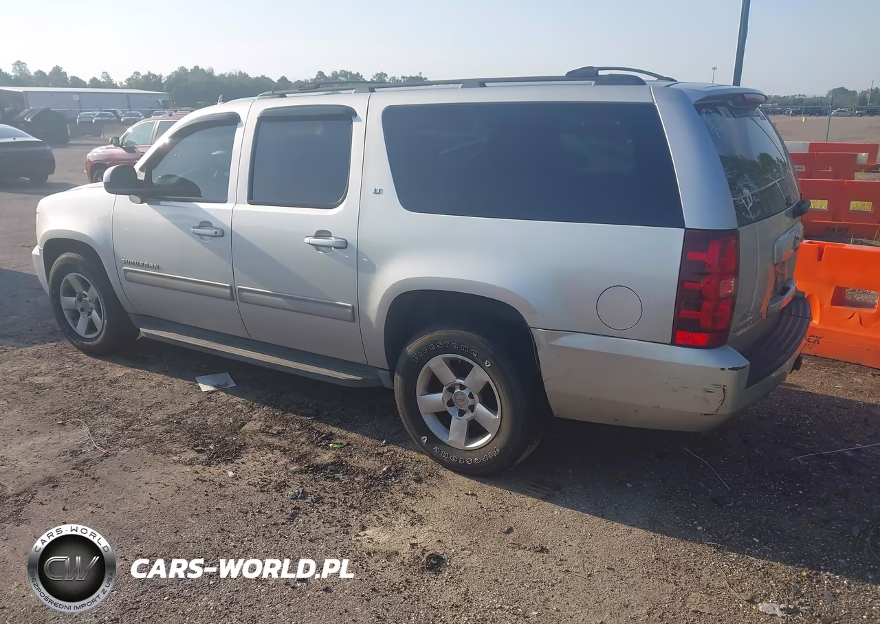 2011 Chevrolet Suburban Lt VIN:1GNSCJE03BR346855 - 3