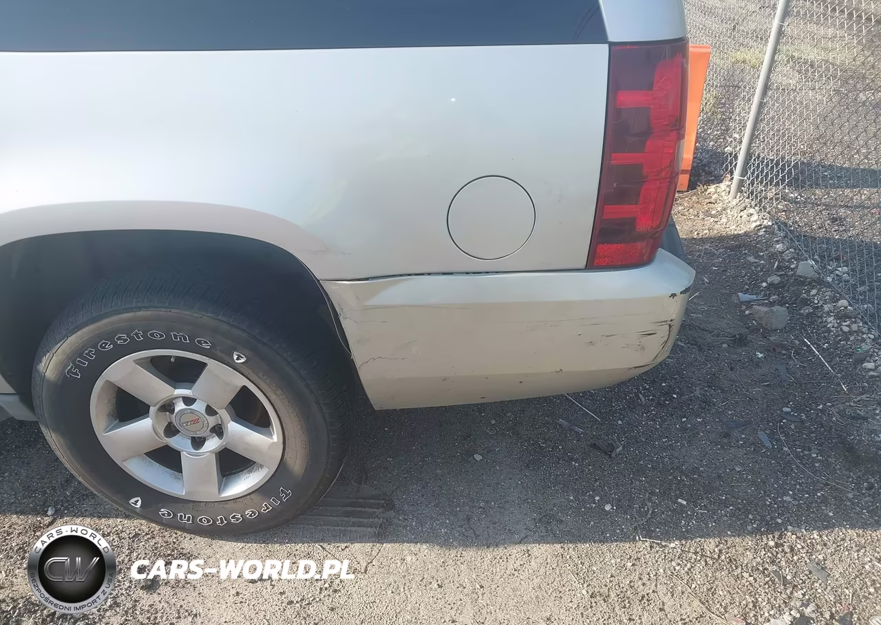 2011 Chevrolet Suburban Lt VIN:1GNSCJE03BR346855 - 6