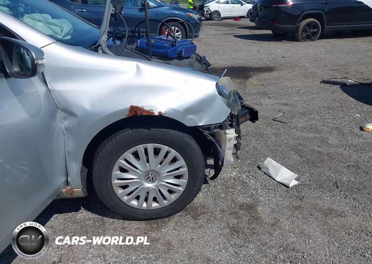 2013 Volkswagen Golf 2.5L 2-Door VIN:WVWBB7AJ4DW046016 - 6