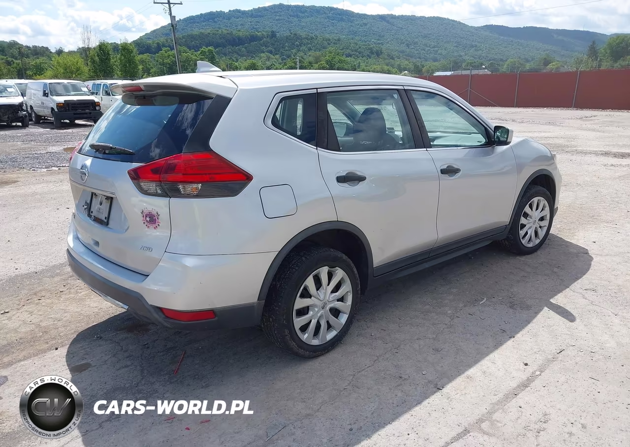 2017 Nissan Rogue S VIN:KNMAT2MV3HP569716 - 4