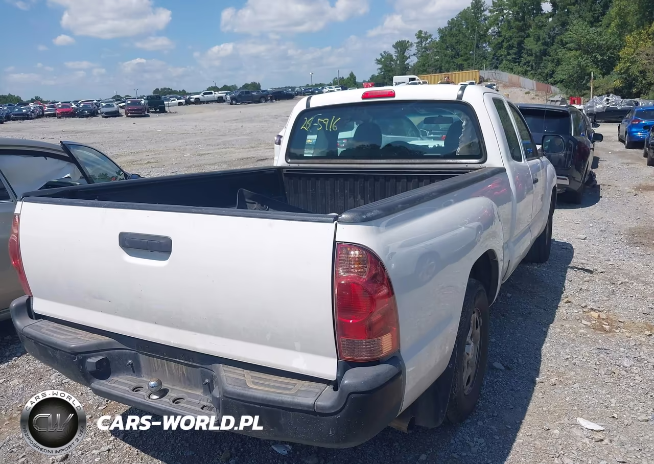 2015 Toyota Tacoma VIN:5TFTX4CN0FX056821 - 4