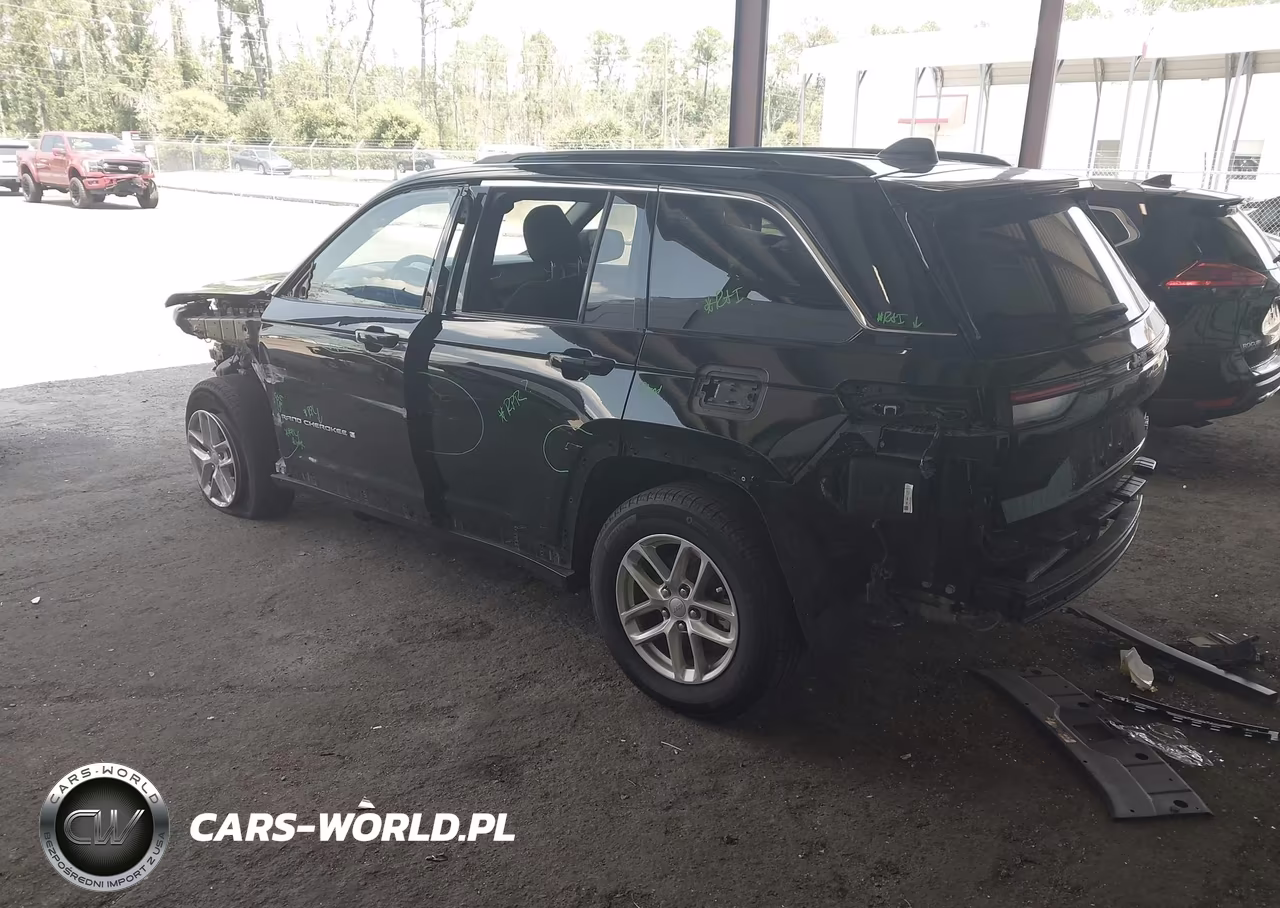 2025 Jeep Grand Cherokee Laredo X 4X2 VIN:1C4RJGAG2SC295404 - 3