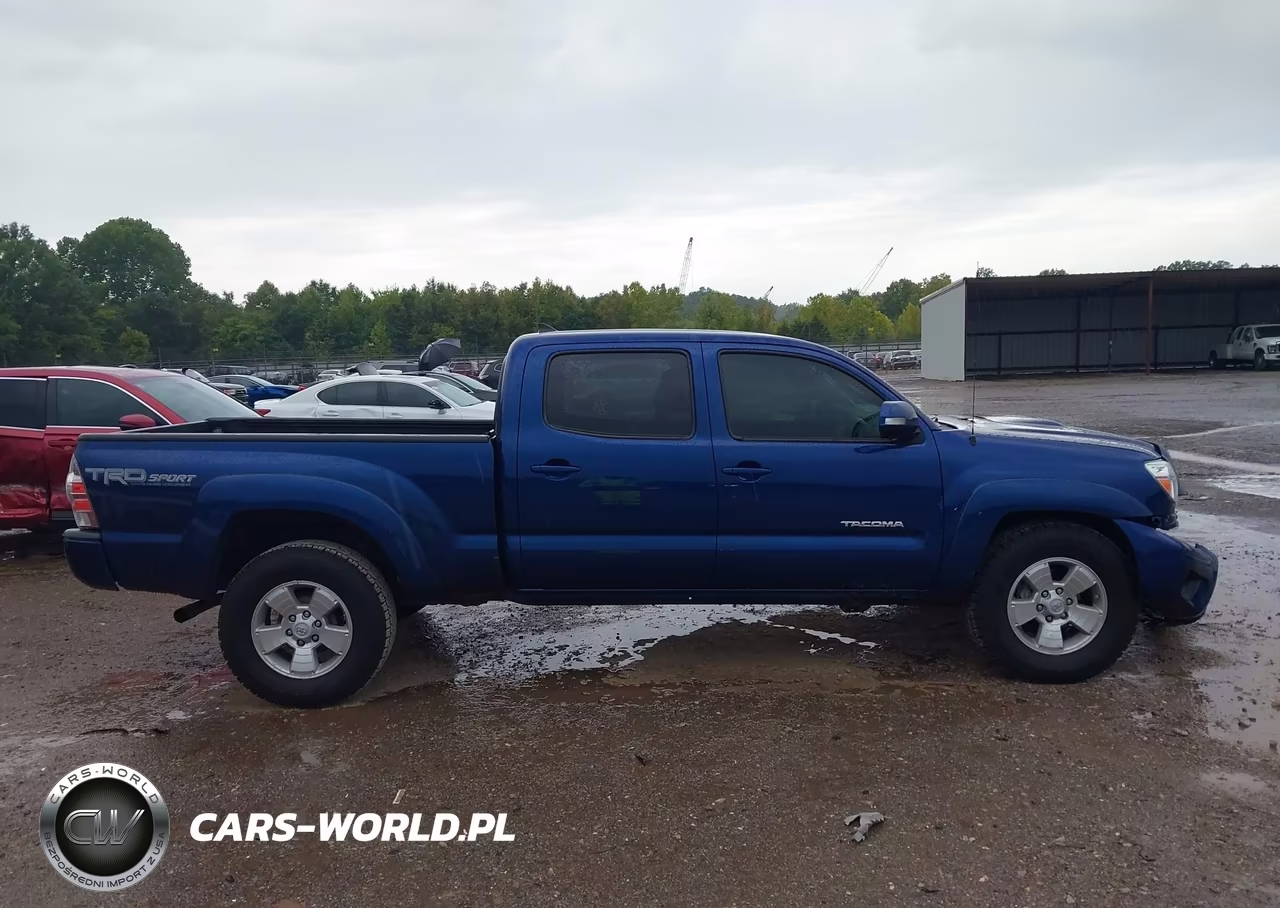 2015 Toyota Tacoma Base V6 VIN:3TMMU4FNXFM074063 - 13