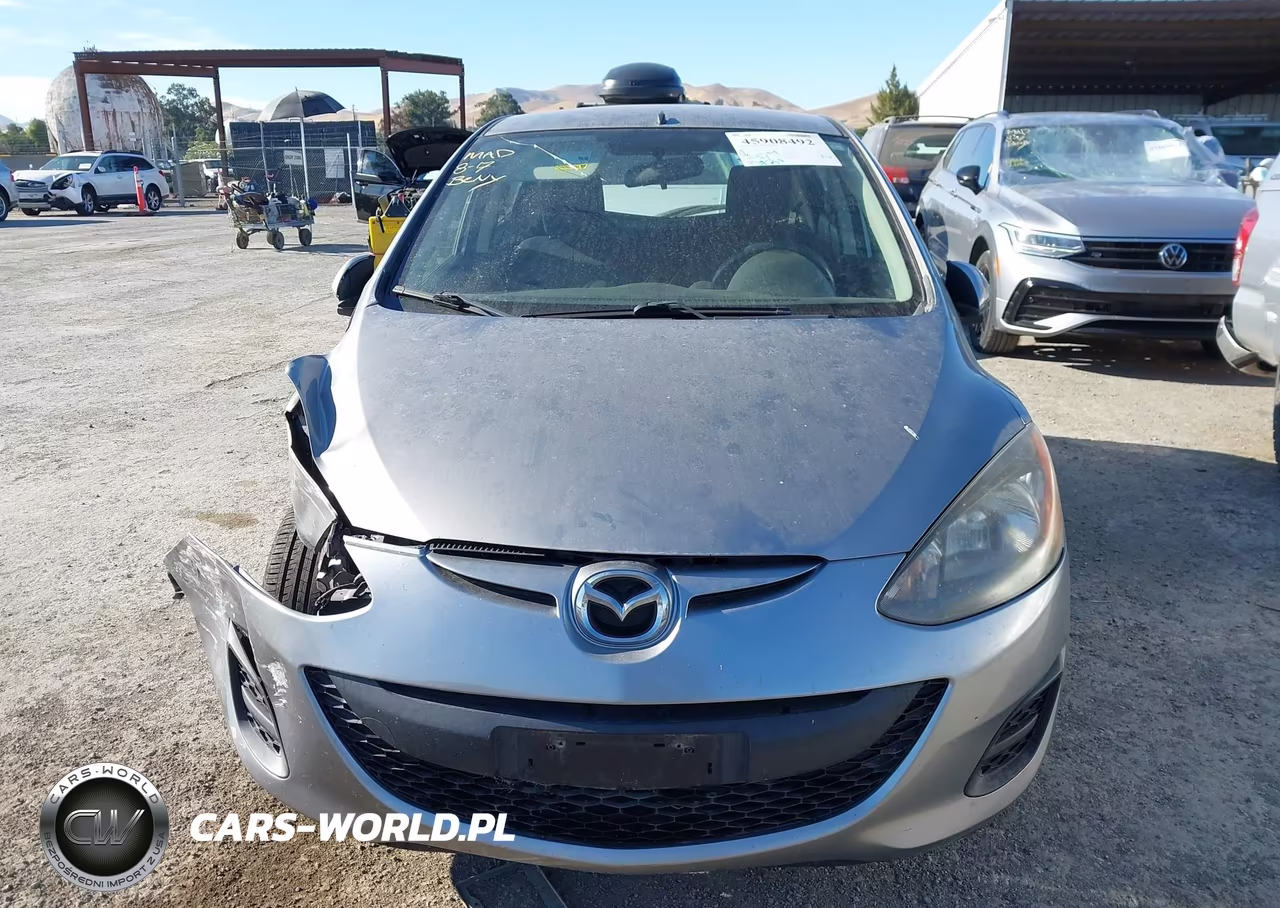 2013 Mazda Mazda2 Sport VIN:JM1DE1KZXD0163393 - 13