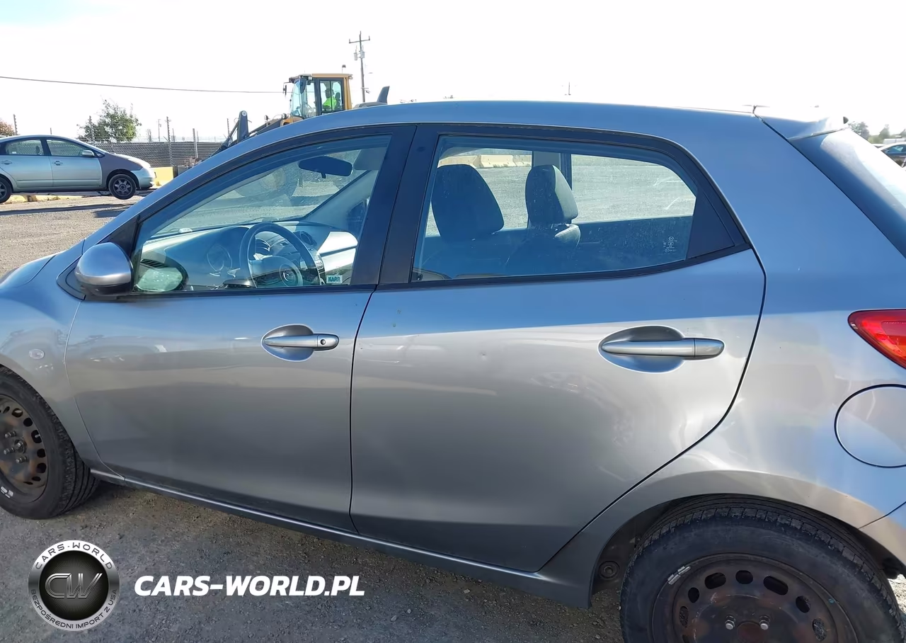 2013 Mazda Mazda2 Sport VIN:JM1DE1KZXD0163393 - 15