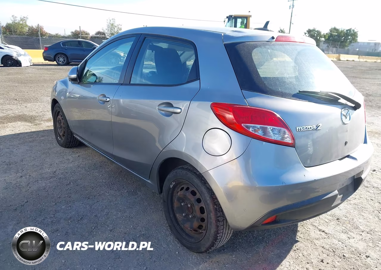 2013 Mazda Mazda2 Sport VIN:JM1DE1KZXD0163393 - 3