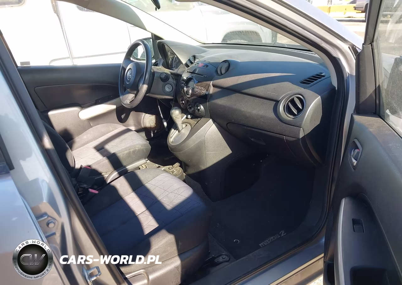 2013 Mazda Mazda2 Sport VIN:JM1DE1KZXD0163393 - 5