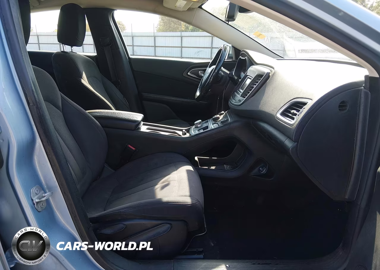 2015 Chrysler 200 Limited VIN:1C3CCCAB9FN683922 - 5