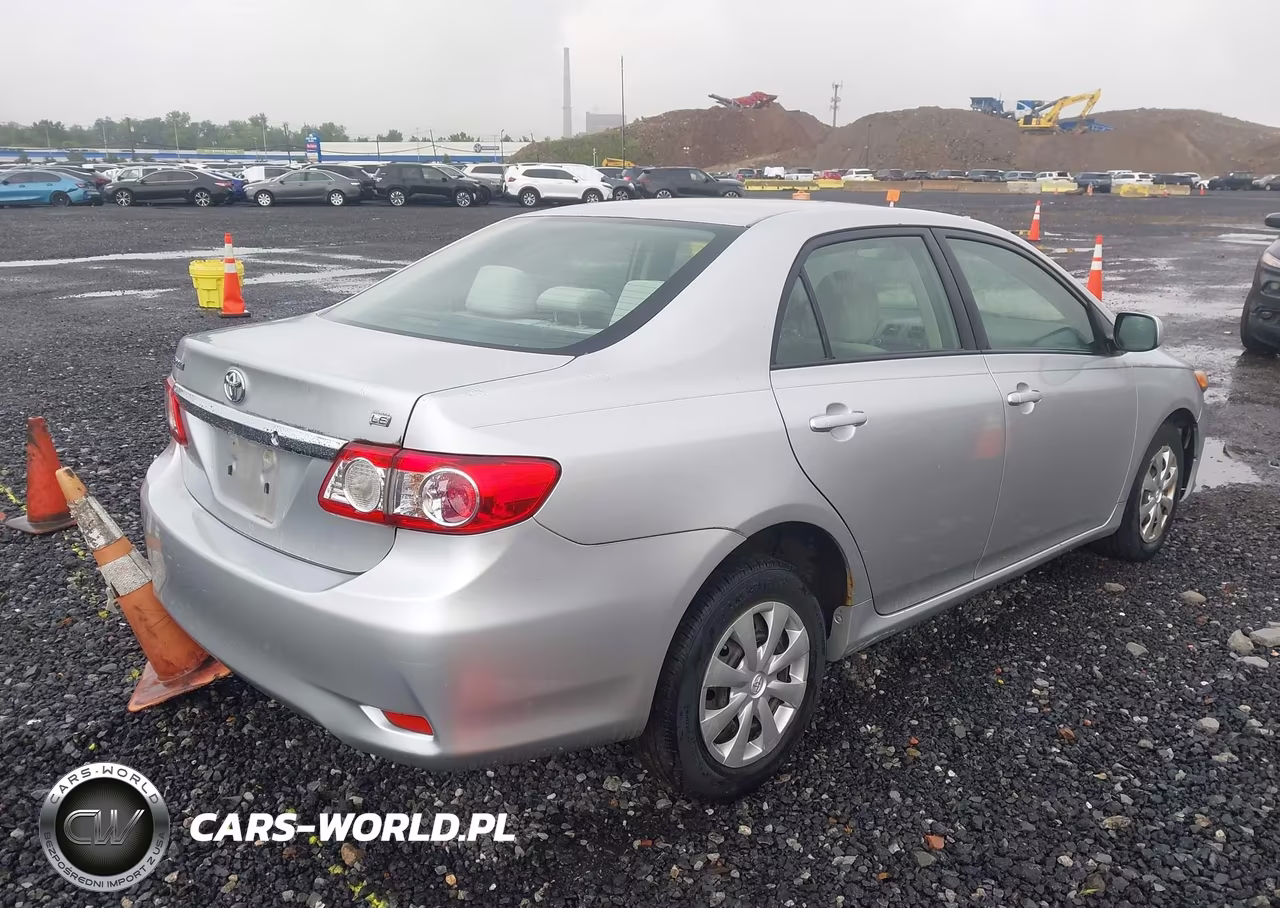 2011 Toyota Corolla Le VIN:JTDBU4EE3B9144679 - 4