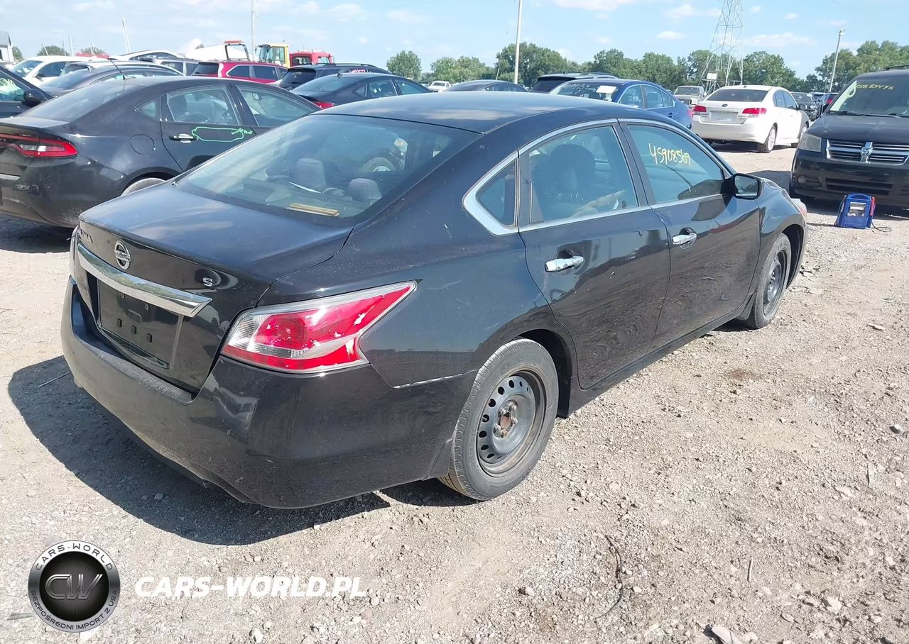 2015 Nissan Altima 2.5 S VIN:1N4AL3AP9FC113340 - 4