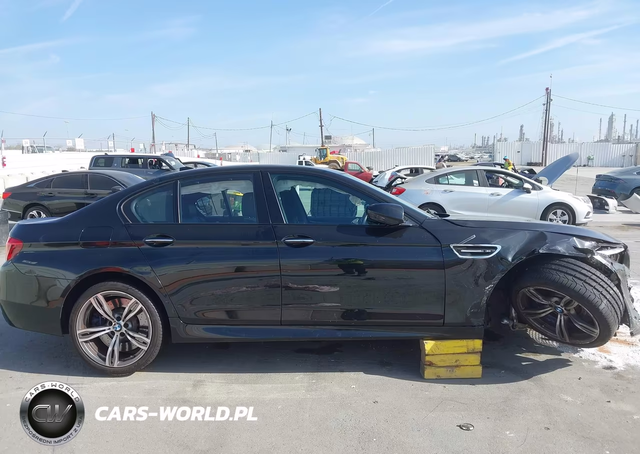 2016 BMW M5 VIN:WBSFV9C56GG343221 - 17