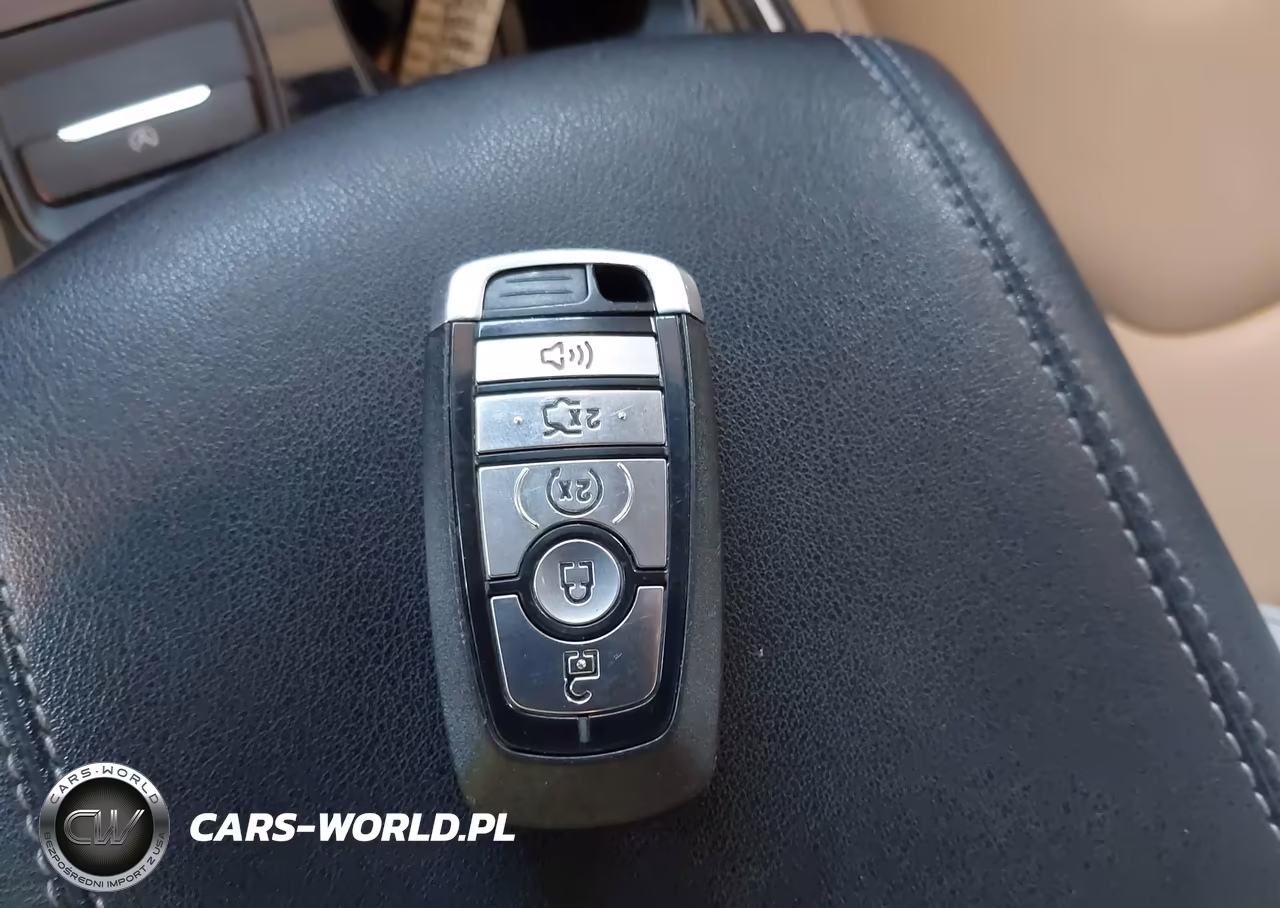 2019 Ford Edge Titanium VIN:2FMPK4K92KBB87203 - 11