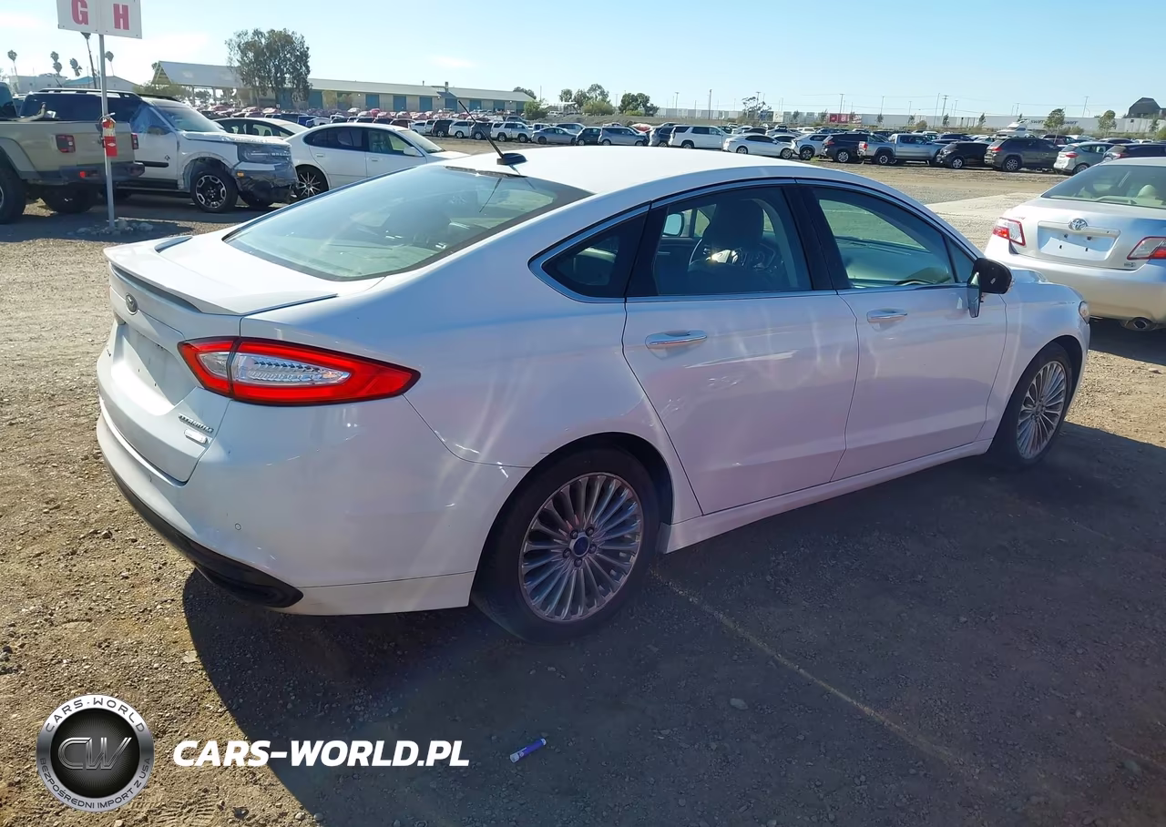 2016 Ford Fusion Titanium VIN:3FA6P0K95GR135329 - 4