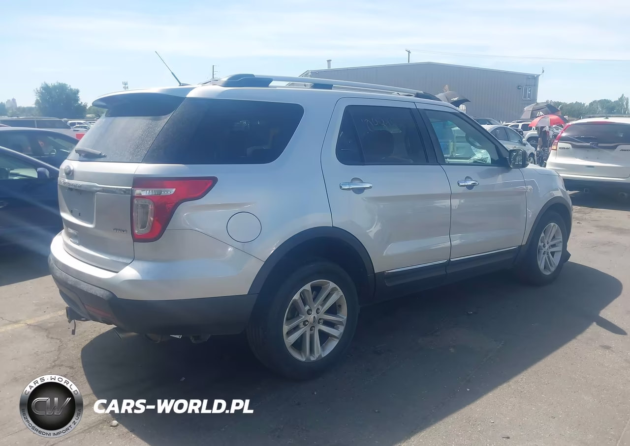 2012 Ford Explorer Xlt VIN:1FMHK8D88CGA45058 - 4