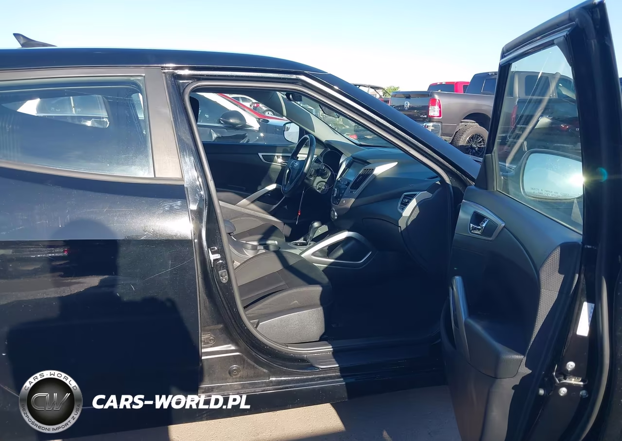 2017 Hyundai Veloster VIN:KMHTC6ADXHU309192 - 5