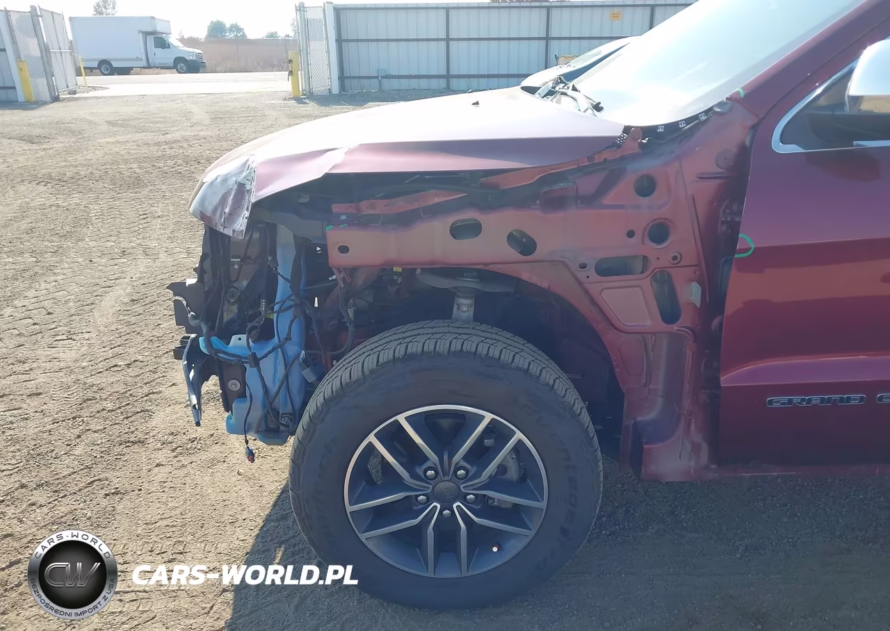 2019 Jeep Grand Cherokee Limited 4X4 VIN:1C4RJFBGXKC818175 - 18