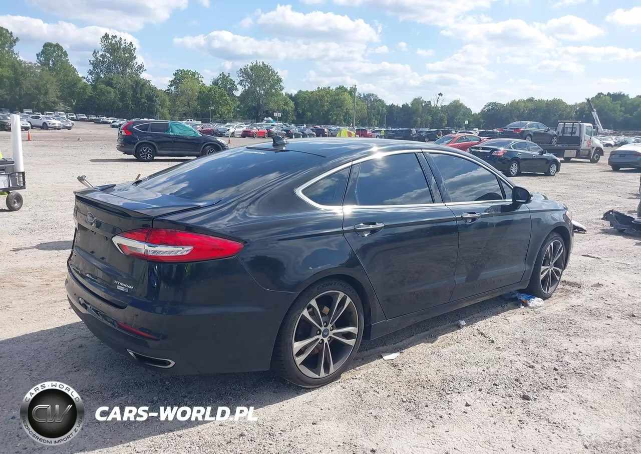 2019 Ford Fusion Titanium VIN:3FA6P0D98KR220638 - 4