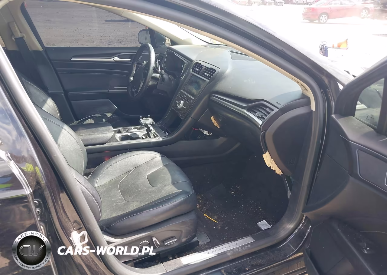 2019 Ford Fusion Titanium VIN:3FA6P0D98KR220638 - 5