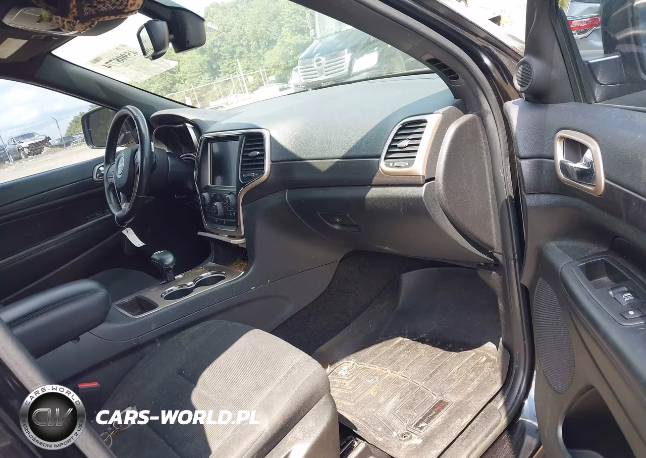 2015 Jeep Grand Cherokee Laredo VIN:1C4RJFAG2FC738294 - 5
