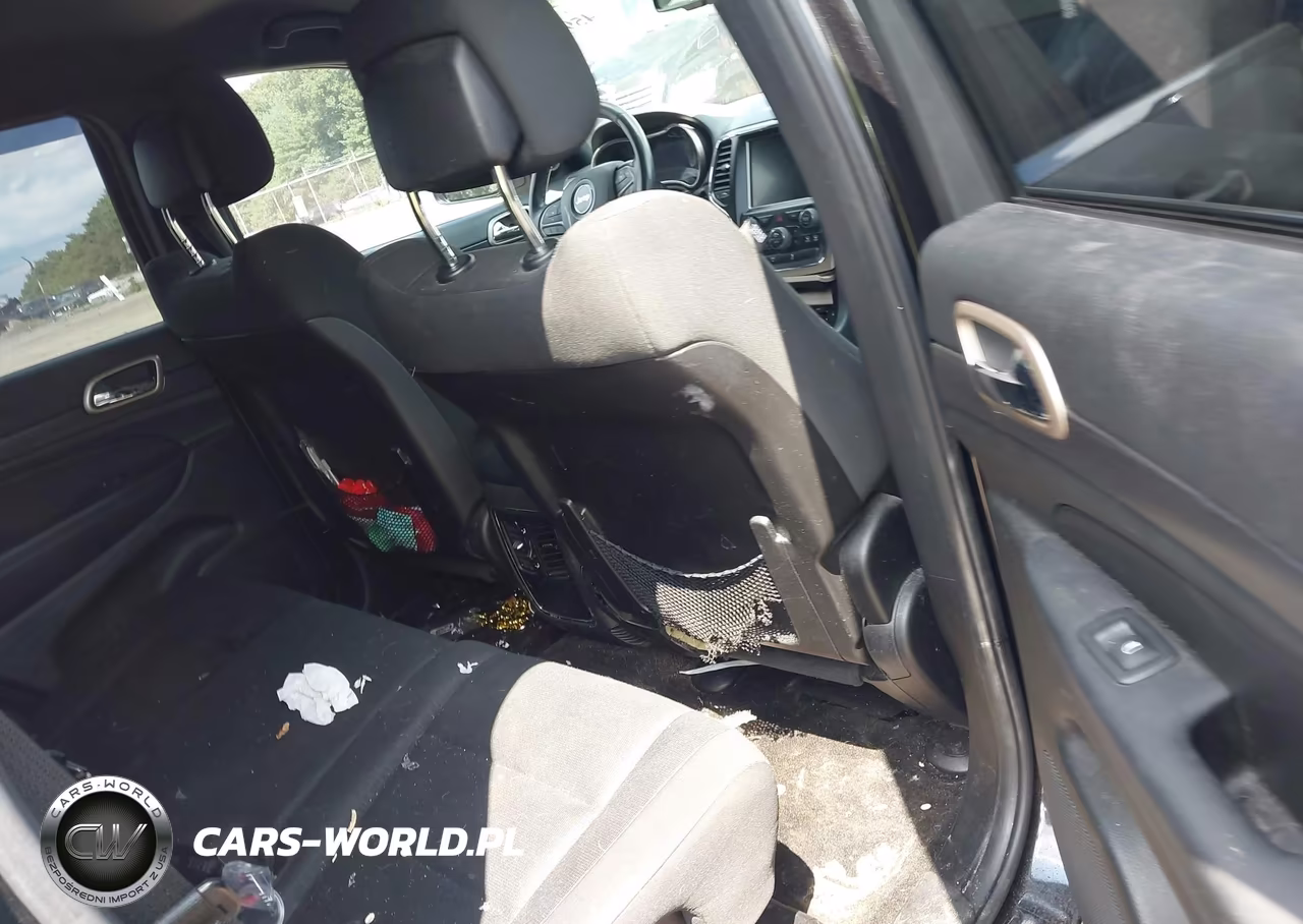 2015 Jeep Grand Cherokee Laredo VIN:1C4RJFAG2FC738294 - 8