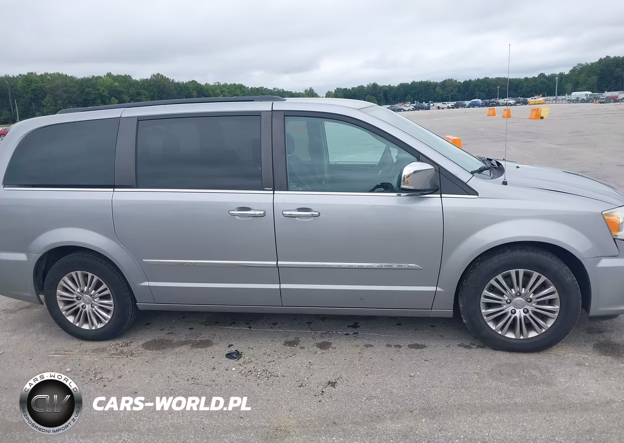 2014 Chrysler Town & Country Touring-L VIN:2C4RC1CG3ER198843 - 13