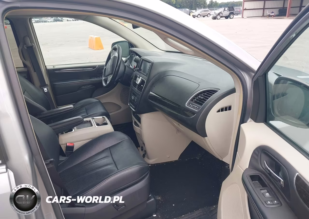 2014 Chrysler Town & Country Touring-L VIN:2C4RC1CG3ER198843 - 5