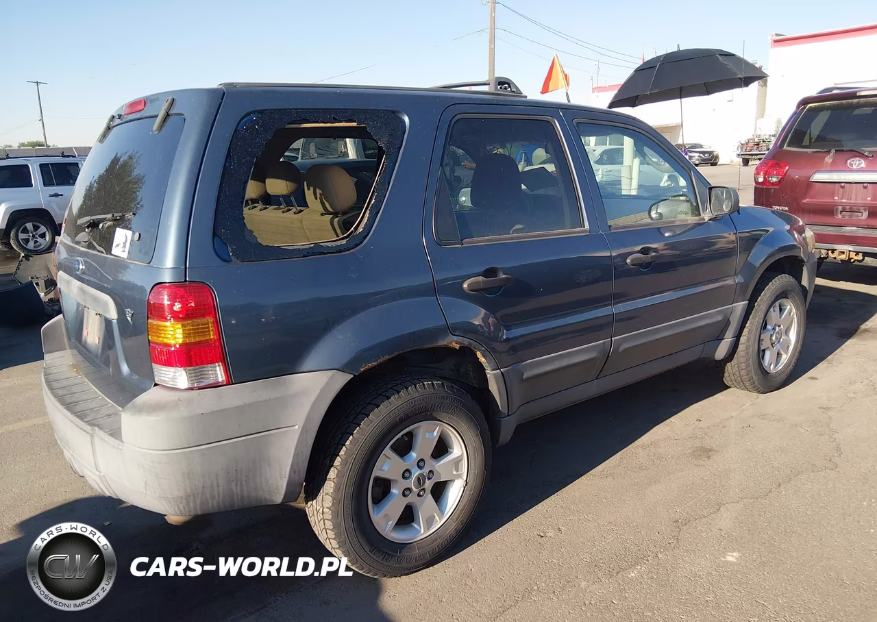 2005 Ford Escape Xlt VIN:1FMYU93145KD73310 - 4