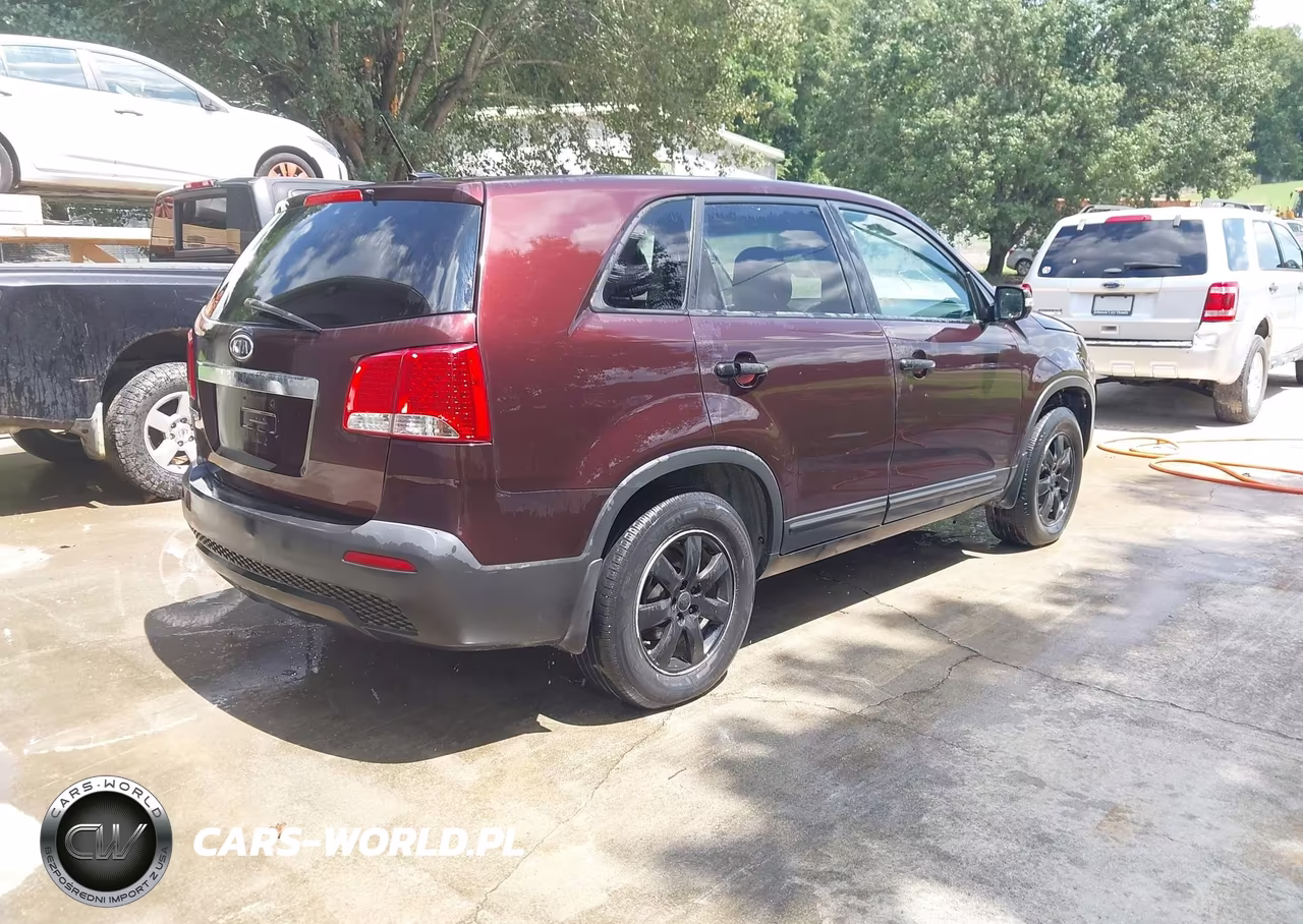 2013 Kia Sorento Lx VIN:5XYKT3A17DG361931 - 4