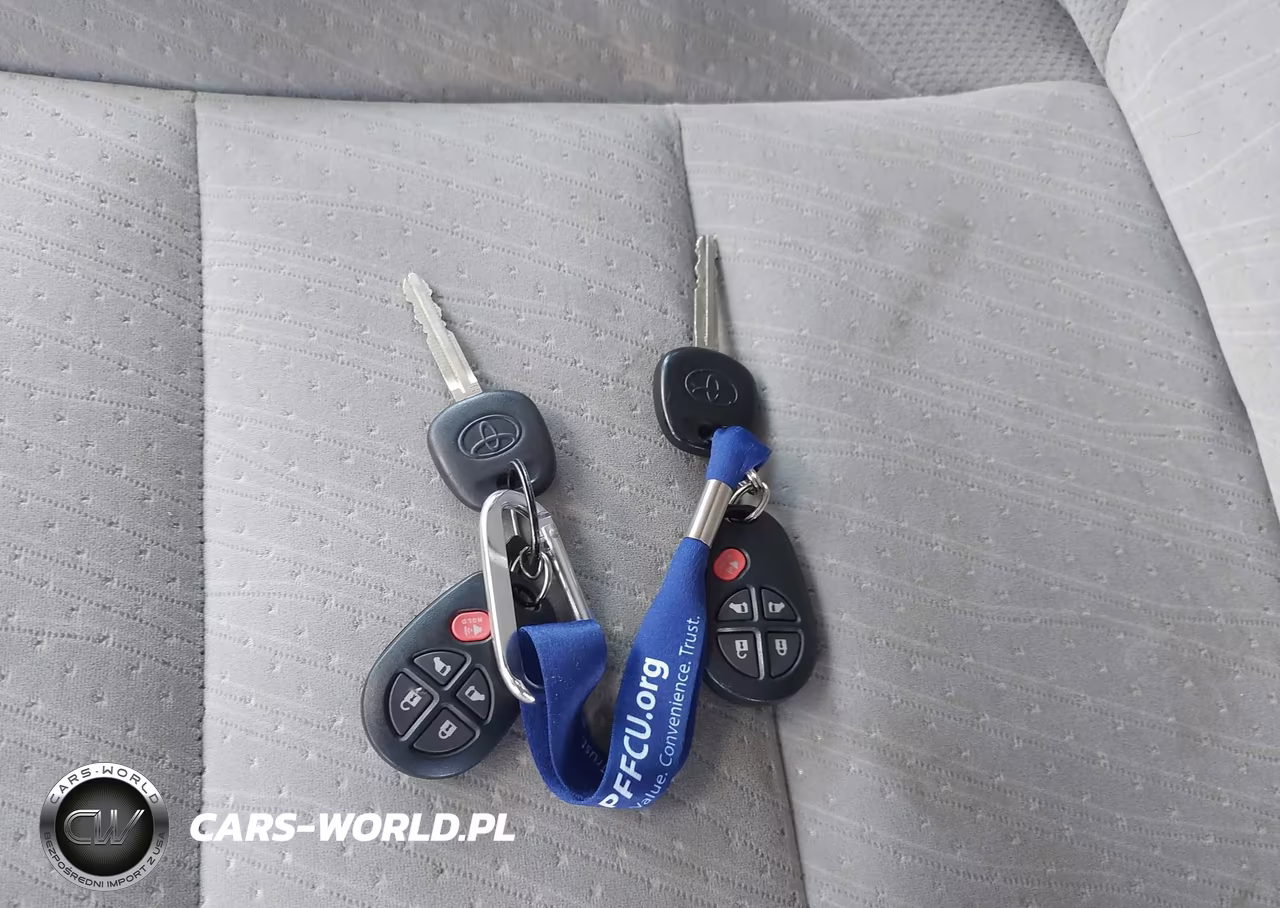 2020 Toyota Sienna Le VIN:5TDJZ3DC3LS228110 - 11