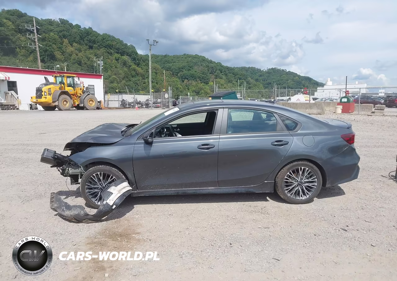 2024 Kia Forte Gt-Line VIN:3KPF54AD6RE777632 - 15