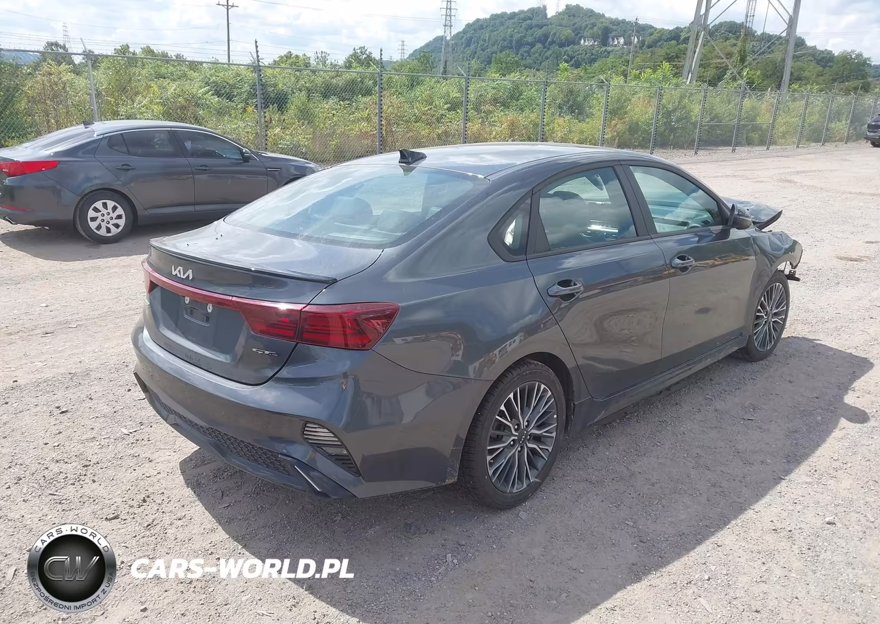 2024 Kia Forte Gt-Line VIN:3KPF54AD6RE777632 - 4