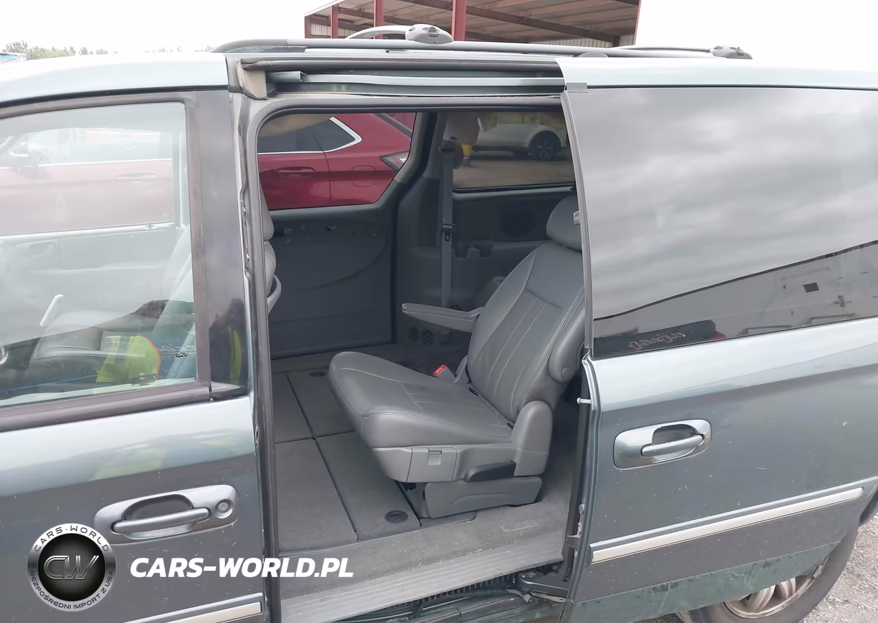 2007 Chrysler Town & Country Touring VIN:2A4GP54L77R316338 - 8