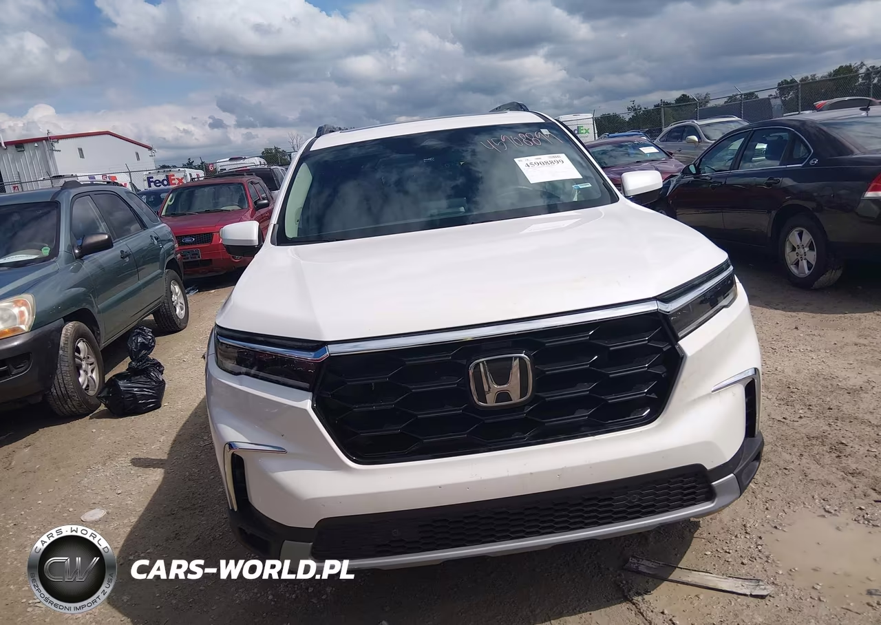 2025 Honda Pilot Touring VIN:5FNYG1H77SB129895 - 13