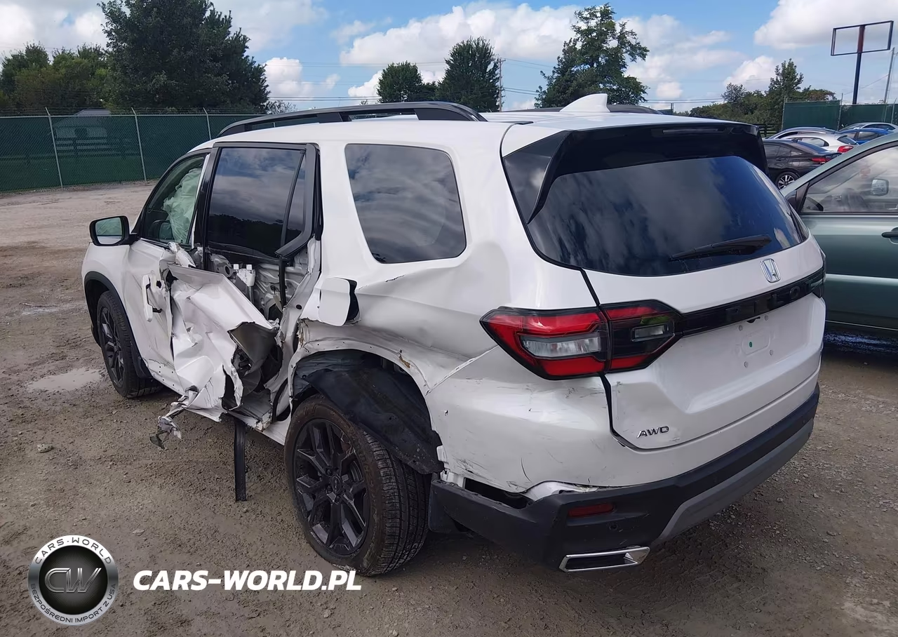 2025 Honda Pilot Touring VIN:5FNYG1H77SB129895 - 3