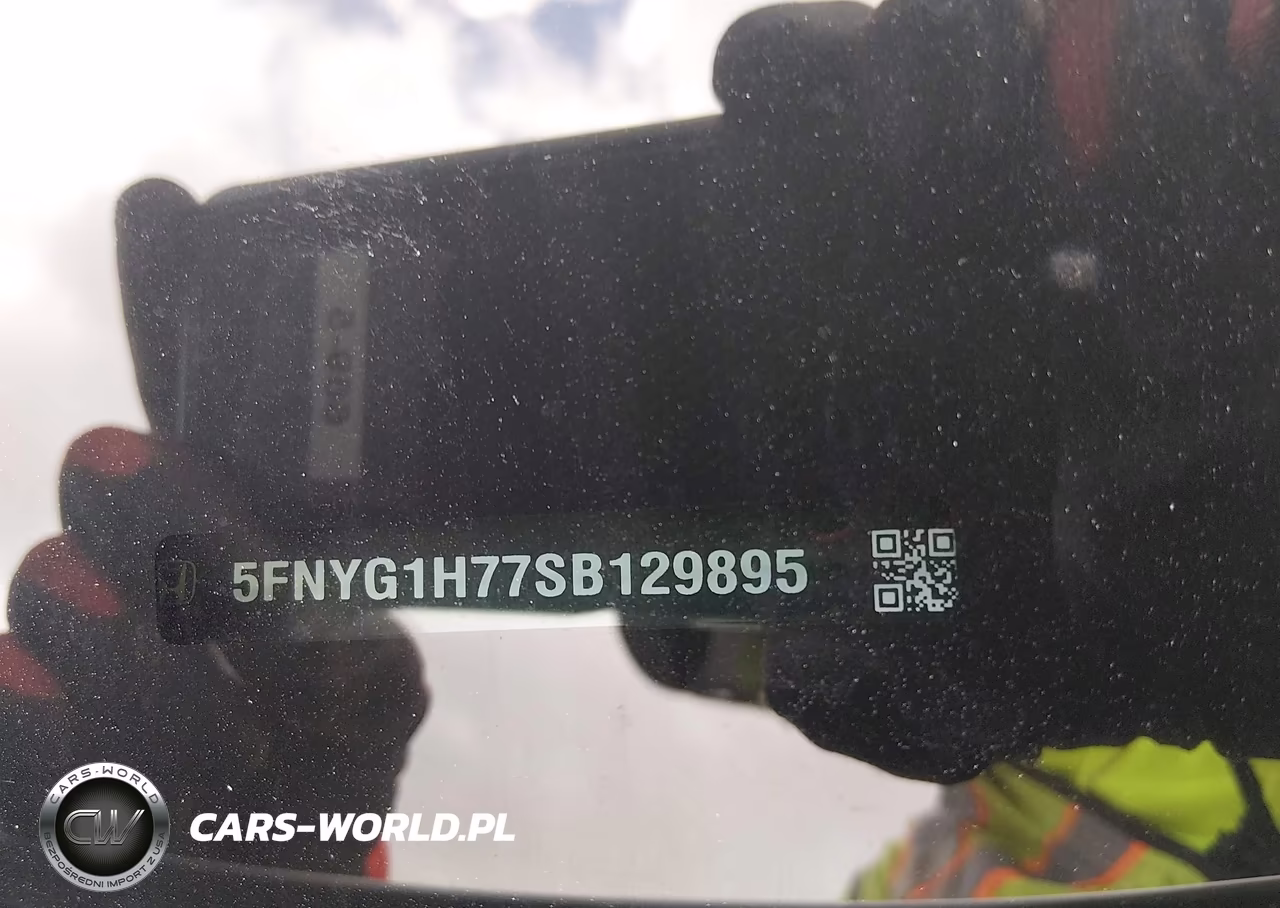 2025 Honda Pilot Touring VIN:5FNYG1H77SB129895 - 9