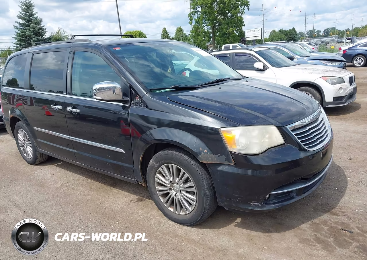 2013 Chrysler Town & Country Touring-L – zdjęcie 1 z 14