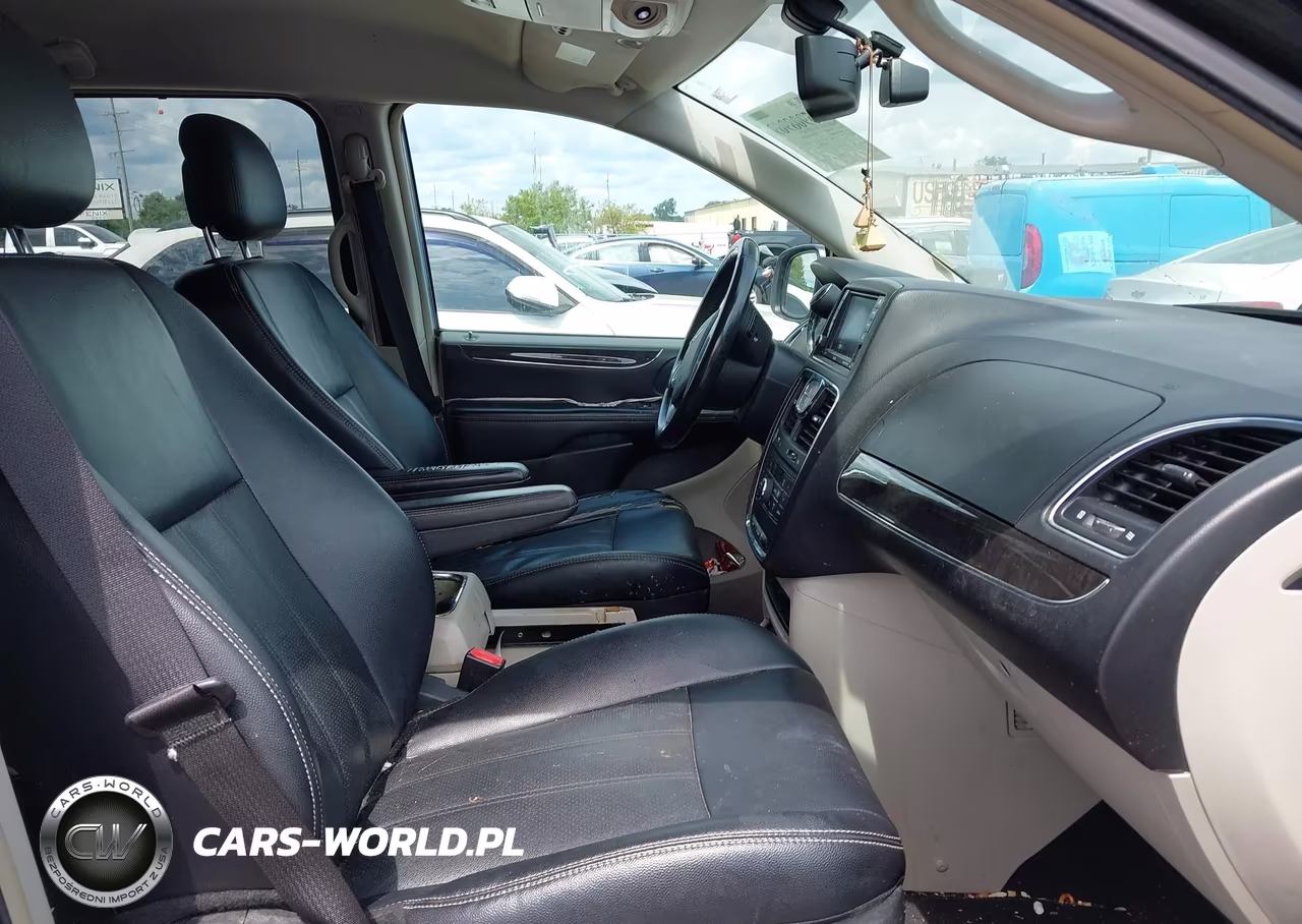 2013 Chrysler Town & Country Touring-L VIN:2C4RC1CGXDR806422 - 5