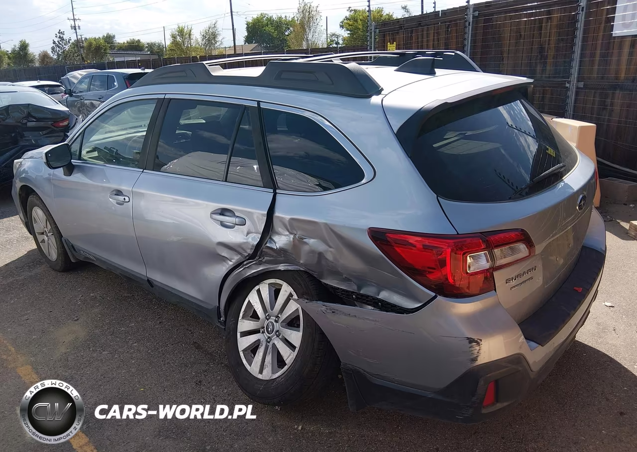 2019 Subaru Outback 2.5I Premium VIN:4S4BSAFC2K3355355 - 3