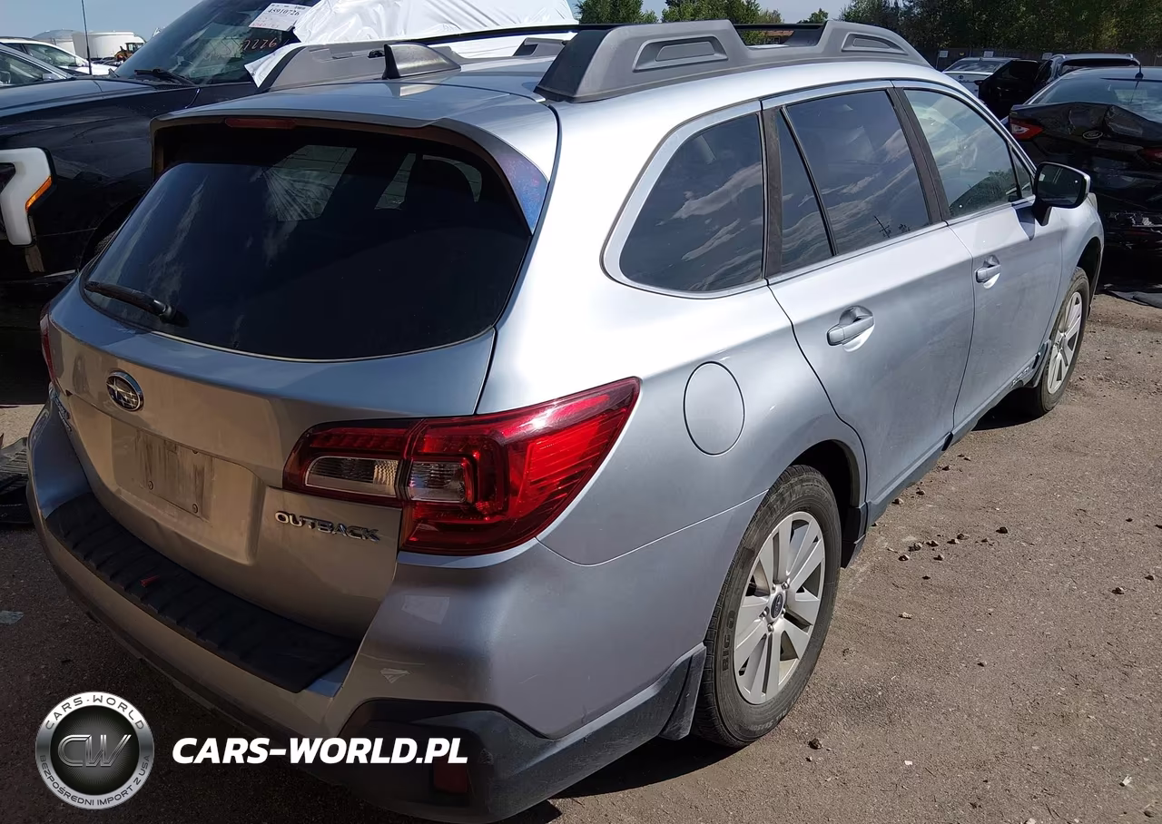 2019 Subaru Outback 2.5I Premium VIN:4S4BSAFC2K3355355 - 4