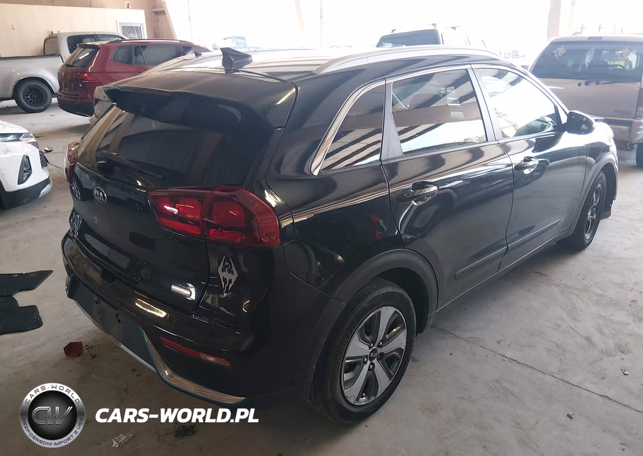2018 Kia Niro Plug-In Hybrid Lx VIN:KNDCM3LD8J5138360 - 4
