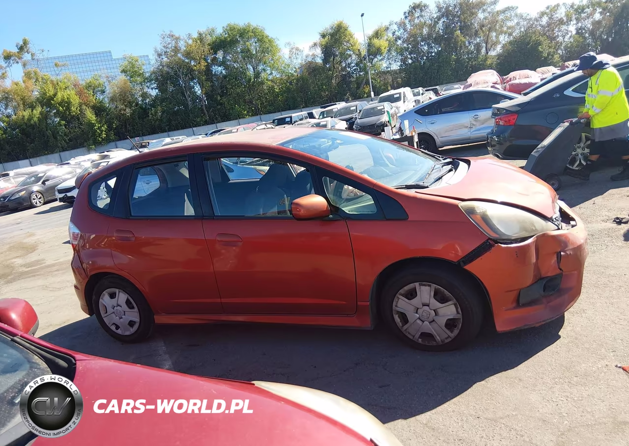 2012 Honda Fit Sport VIN:JHMGE8H58CC027947 - 13