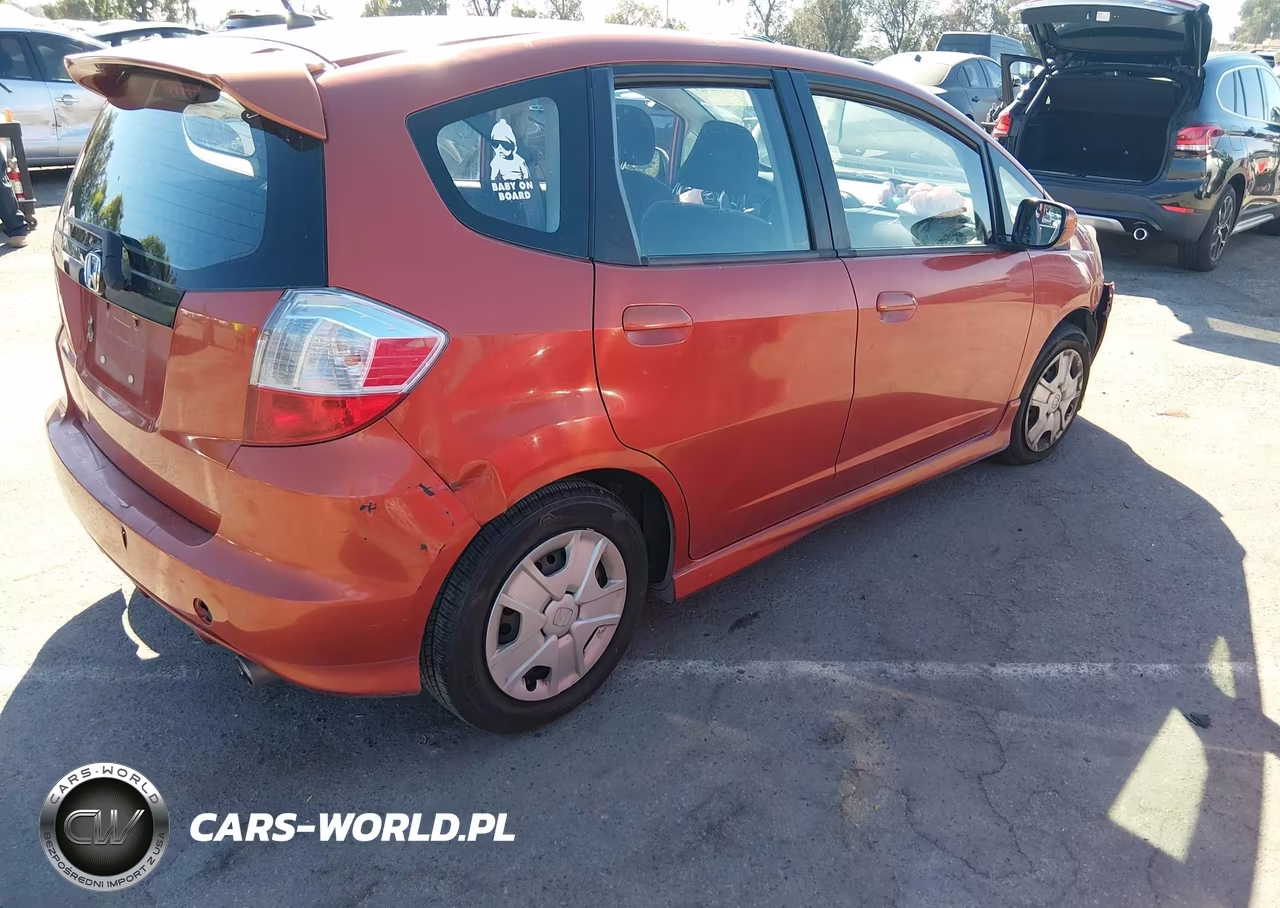 2012 Honda Fit Sport VIN:JHMGE8H58CC027947 - 4
