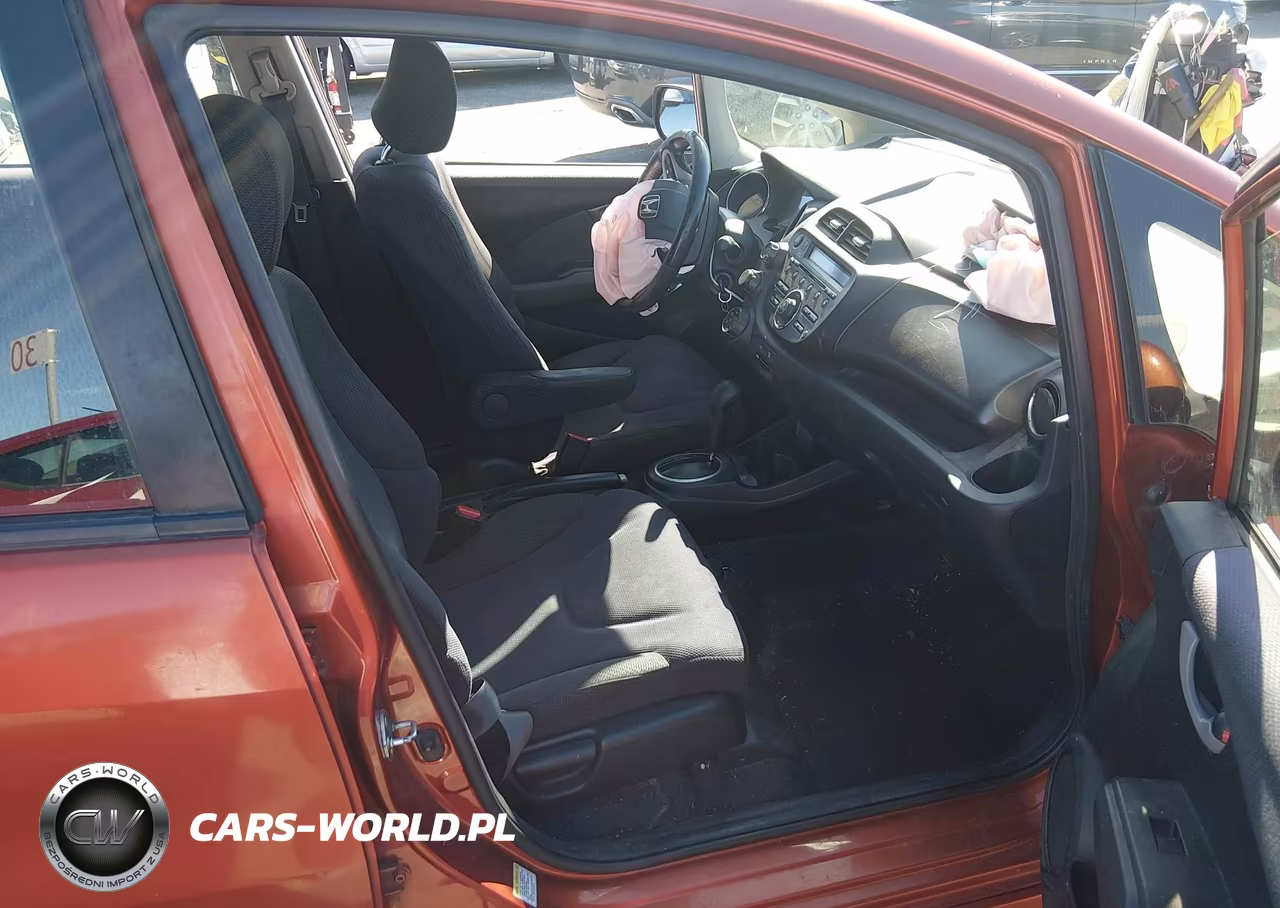 2012 Honda Fit Sport VIN:JHMGE8H58CC027947 - 5